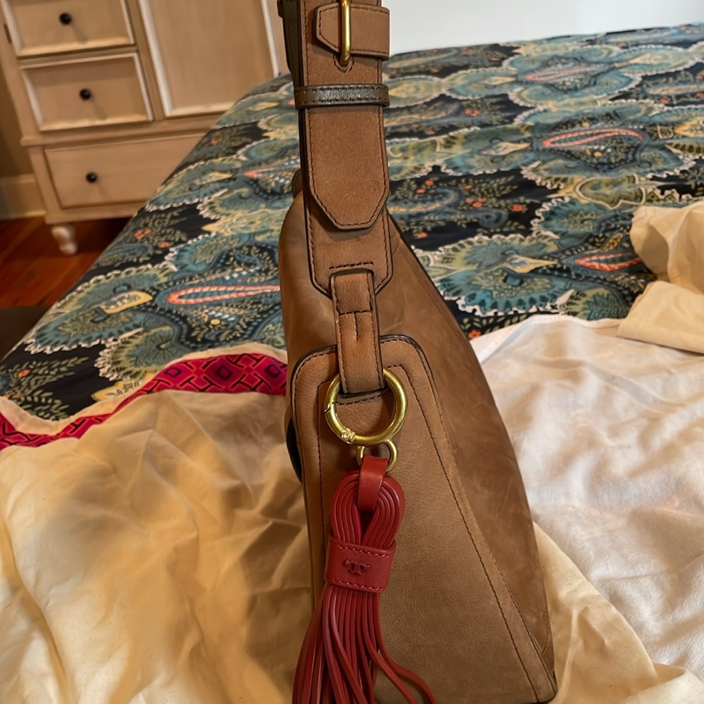 Tory Burch gorgeous bag and dust cloth - Picture 7 of 7